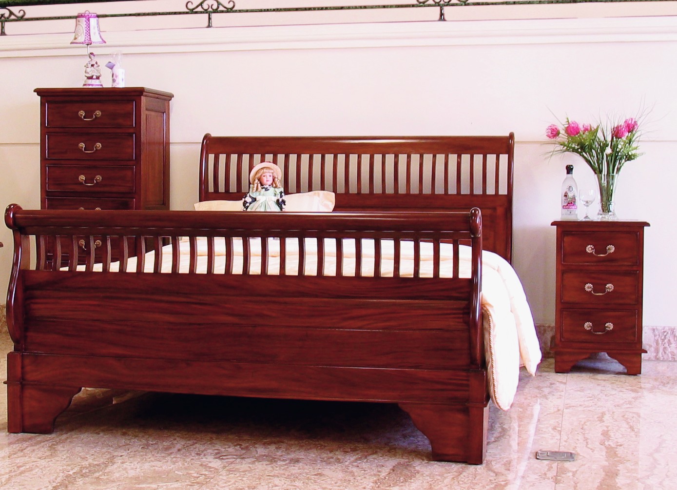 Solid Mahogany Slatted Sleigh Bed 4 Ft